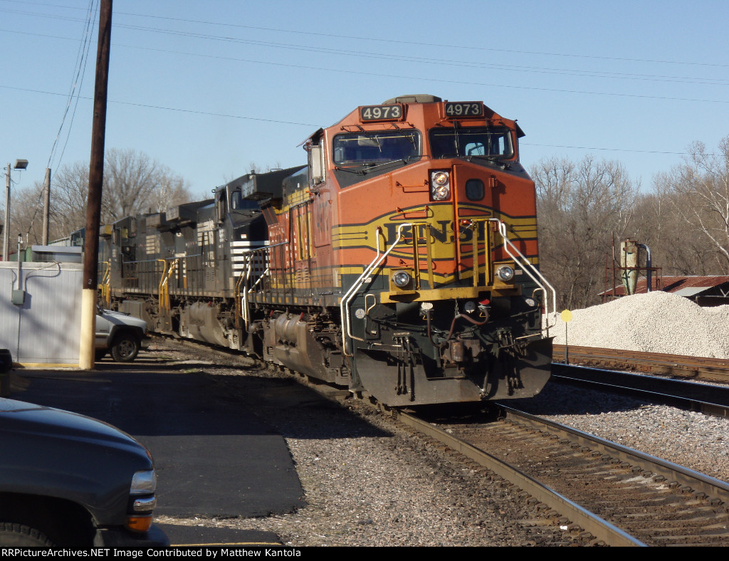 BNSF 4976